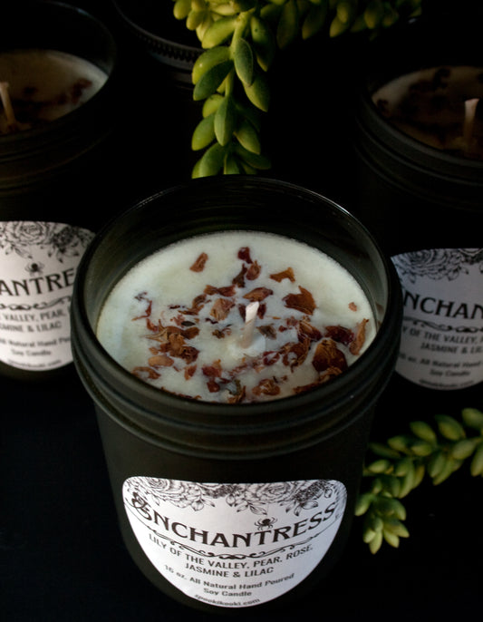 Enchantress 16 oz Soy Candle